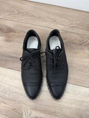 Freda Salvador Black Women’s Lace-Up Pointed Toe Oxfords